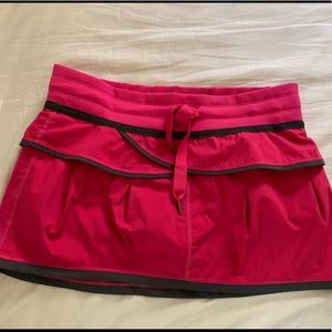 Lululemon tennis skirt. Size 8. EUC